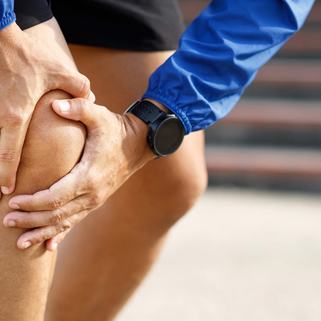 Sports Injury Doctor or Regular Ortho: Which One Should You Go For?