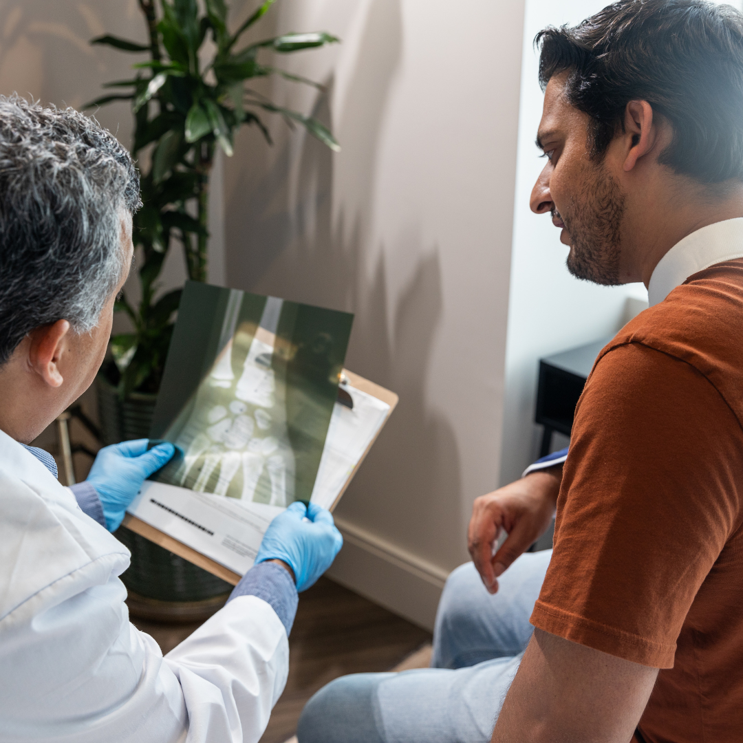 Best Orthopaedic Physician in HSR for Corporate Staff with Desk-Associated Pain – Why Dr. Akshay Shetty is the Go-To