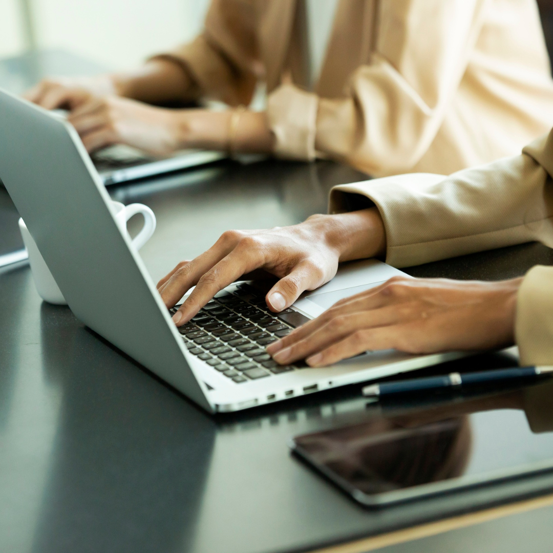 IT Professionals and Spine Health – Advice from Dr. Akshay Shetty, Best Orthopedic Doctor in Bangalore